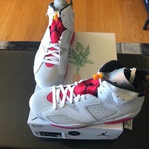 DS paid Jordan 6 hare’s size 10